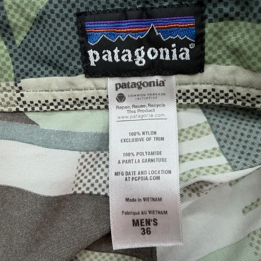Patagonia Wavefarer Board Shorts Mens 36 Tiki Tactical Green Geometric 9